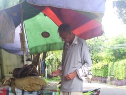 Tidur di Musala Cilandak, Ken WN Inggris Sempat Dicurigai Teroris