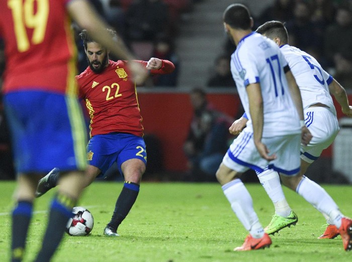 Spanyol Hantam Israel 4-1