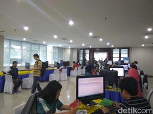 Weekend Terakhir Tax Amnesty, Warga Padati Kantor Pajak Pusat Weekend Terakhir Tax Amnesty, Warga Padati Kantor Pajak Pusat