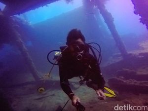 Menyelami USS Liberty, Bekas Kapal Perang Amerika di Laut Bali