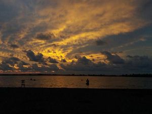 Wisata Pantai Akkarena Makassar, Suguhkan Pesona Alam Eksotis dan Wahana Menyenangkan