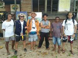 Harapan dtraveler 2016 Saat Bermain Bareng Tukik di Pulau Sangalaki