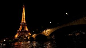 Penampakan Earth Hour di Berbagai Penjuru Dunia