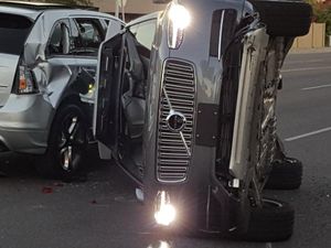 Mobil Otonom Uber Kecelakaan Sampai Terguling