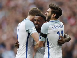 Pujian-pujian Lallana untuk Defoe