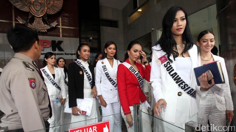 candidatas a puteri indonesia 2017. final: 03/31. - Página 60 1c96bad0-76d6-47a2-9de2-e8615f73801e_169