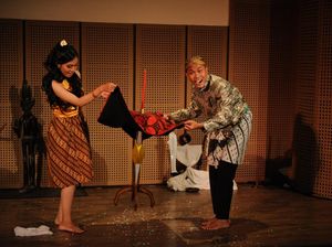 Semarang Magic Community Pentaskan Roro Sendari