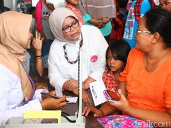 Istri Anies Sosialisasikan Program Dokter Keliling di Penjaringan