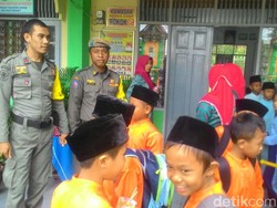 Satpol PP Pekanbaru Ikut Amankan SD Antisipasi Penculikan Anak