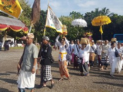 Umat Hindu di Banten Ikuti Tawur Kesanga di Pura Eka Wira Anantha