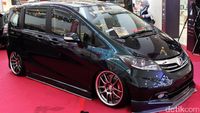 Begini Penampakan Honda Freed Berwarna Bunglon