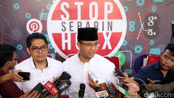 Anies Baswedan Bicara Soal Hoax