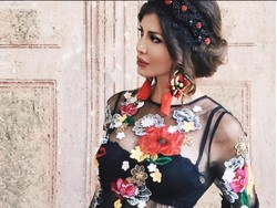 Foto: Gaya Zaklina, Nenek Cantik dengan Koleksi Barang High-end