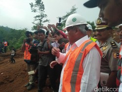 Truk Dapat Melintasi Jembatan Cisomang 1 April