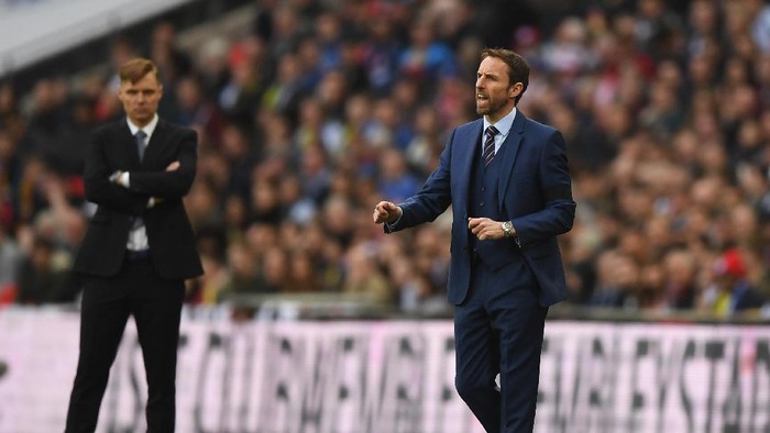 Southgate: Inggris Harus Lebih Cepat Alirkan Bola