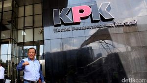 Eggi Sudjana Sambangi KPK