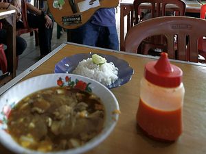 Pengamen Bergaya Reggae Di Kota Tua Jakarta