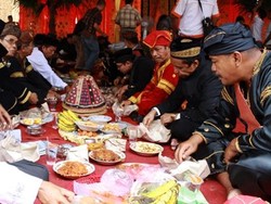 Orang Minang Juga Lakukan Makan Bersama dalam Bajamba yang Islami