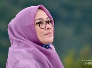 Berbagai Macam Potret Seseorang Saat Melihat Gunung