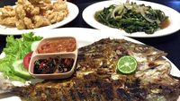 Di Sini Ada Ikan Kuwe Bumbu Makassar yang Sedap