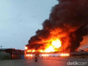 Kebakaran Terjadi di Tanjung Emas Semarang