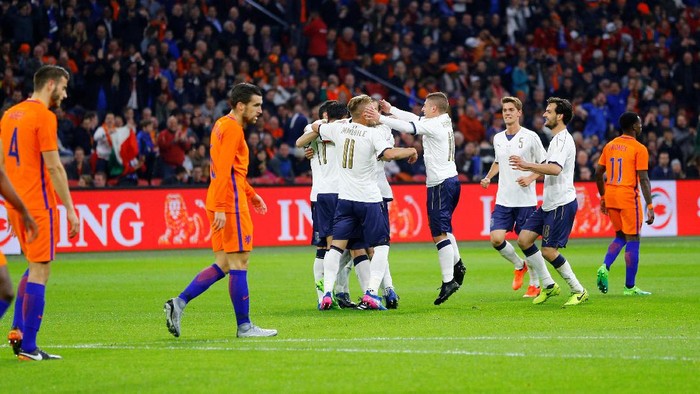 Italia Kalahkan Belanda 2-1