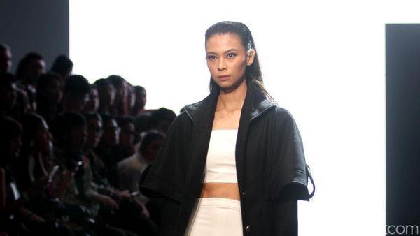 Foto: Koleksi Ardistia New York di Plaza Indonesia Fashion Week 2017