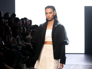 Foto: Koleksi Ardistia New York di Plaza Indonesia Fashion Week 2017