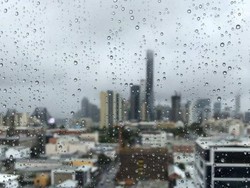 Buntut Badai Siklon Debbie, Brisbane Bersiap Diguyur Hujan Lebat