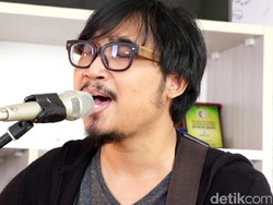 Curahan Hati Adhitia Sofyan di Lagu Seniman