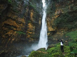 Indah Nian Air Terjun Kapas Biru di Lumajang