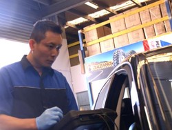 Kisah Warga Indonesia Buka Bengkel di Australia