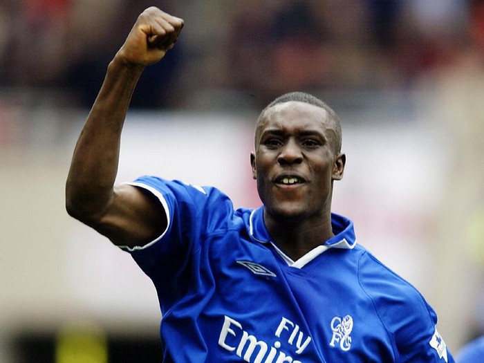 SUNDERLAND -  APRIL 5:  Carlton Cole of Chelsea celebrates scoring the winning goal during the FA Barclaycard Premiership match between Sunderland and Chelsea held on April 5, 2003 at the Stadium of Light, in Sunderland, England. Chelsea won the match 2-1. (Photo by Gary M. Prior/Getty Images)