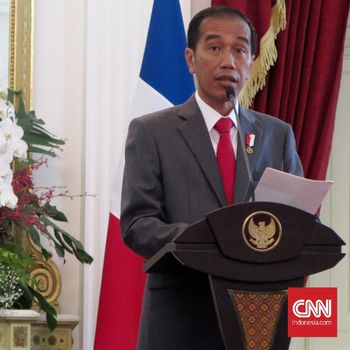 Untung-Rugi Jokowi Melepas Khofifah ke Jatim