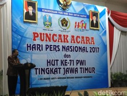 Momen Pakde Karwo Teteskan Air Mata di depan SBY