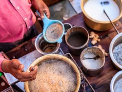 Keren! Mantan Penjual Teh Ini Sukses Jadi Asisten Profesor di Universitas Ternama