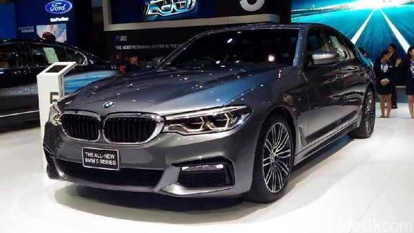BMW Pamerkan Mobil Anyarnya di BIMS