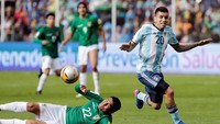 Pada pertandingan ini Argentina tidak diperkuat oleh Messi karena dijatuhi skorsing empat pertandingan oleh FIFA. Hal ini terkait tuduhan pelecehan terhadap hakim garis yang dilakukan oleh kapten Argentina itu pada laga melawan Chile. Pool/David Mercado/Reuters/detikFoto.