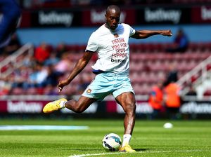 Carlton Cole di Ambang Pintu Masuk Persib
