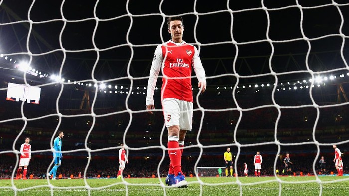 Kemarahan Oezil Usai Kekalahan di White Hart Lane