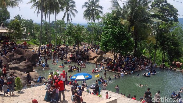 Inilah Taman Batu Yang Tengah Populer Di Purwakarta Inilah Taman Batu Yang Tengah Populer Di Purwakarta