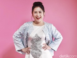 Prilly Latuconsina Ungkap Alasan Selalu Selfie dengan Miring ke Kiri