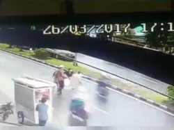 Viral di Medsos, Video Biker Tabrak Lari Bocah di Bandung
