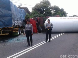 Truk Elpiji Terguling Tutup Jalan di Kulon Progo, 4 Orang Terluka