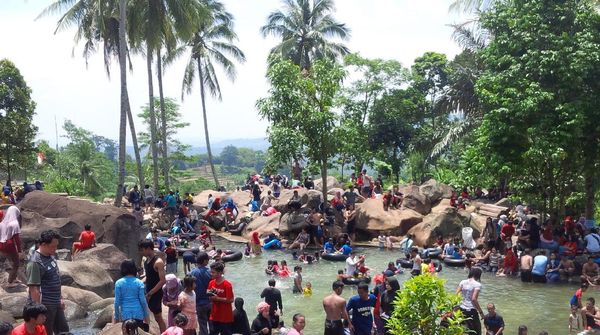 Nggak Bakal Menyesal Wisata Alam di Taman Batu Purwakarta