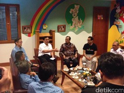 Go-Jek dan Blue Bird Akur Berkat Rayuan Menhub