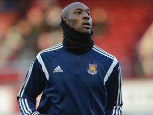 Persib Perkenalkan Carlton Cole sebagai Pemain Barunya