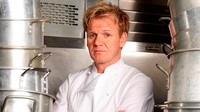Gordan Ramsay diketahui juga sempat menjadi pesepakbola, dengan bermain untuk Glasgow Rangers. Cedera lutut memaksanya pensiun dan beralih menjadi chef, profesi yang justru mengorbitkan namanya. (Getty Images)