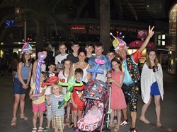 Foto: Seperti Ini Potret Keluarga yang Punya 19 Anak