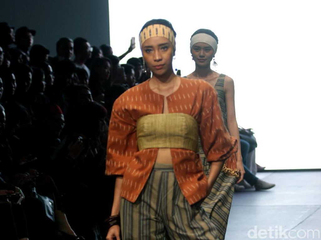 30 Desainer Lokal dan Internasional Ramaikan PI Fashion Week Edisi Spesial 30 Desainer Lokal dan Internasional Ramaikan PI Fashion Week Edisi Spesial